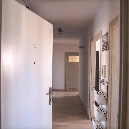 Sdh 2 Comfortable Near Warsaw Radzymin