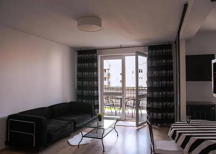 Sdh 2 Comfortable Near Warsaw Apartament *