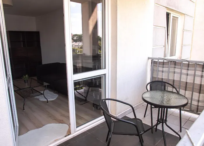 Sdh 2 Comfortable Near Warsaw Apartament *